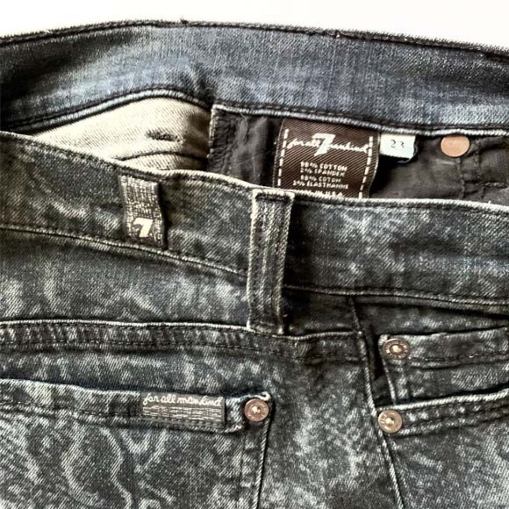 7 FOR ALL MANKIND SNAKE PRINT JEANS - Picture 5 of 7